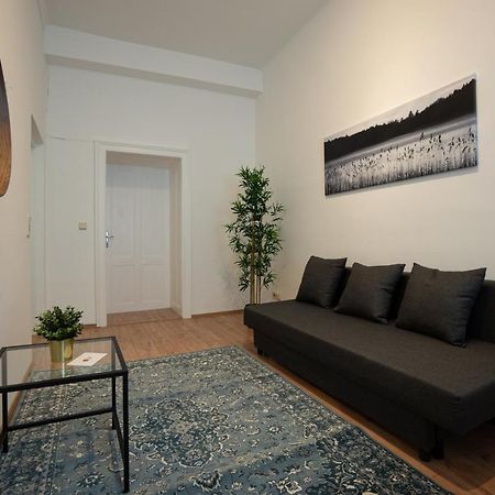 Lovely 1-Bedroom Apartment Next To Praterstern Vienna Exterior photo